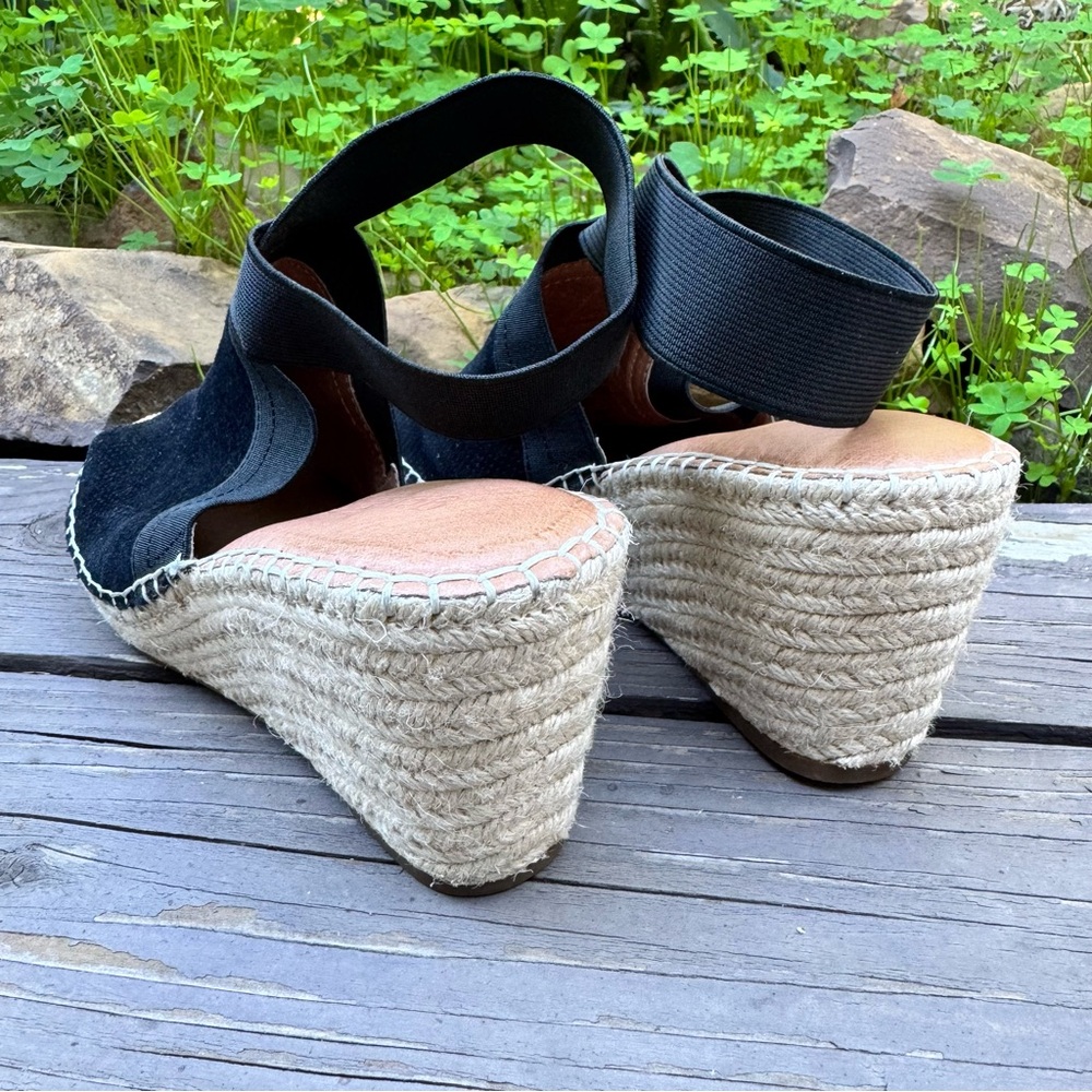 Gentle Souls by Kenneth Cole
Women's Colleen Espadrille Wedge Sandals - Picture 4 of 10
